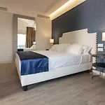 Hotel Summit 4*