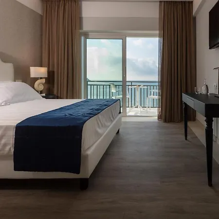Summit Hotel