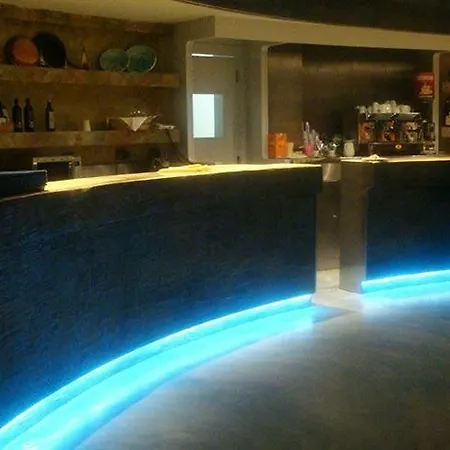 Hotel Summit