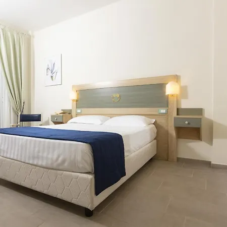 Hotel Summit 4*