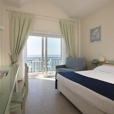 Hotel Summit 4*