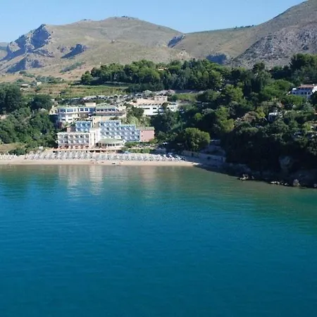 Hotel Summit