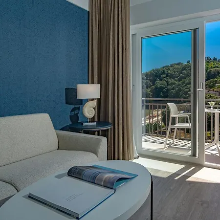 Hotell Summit 4*