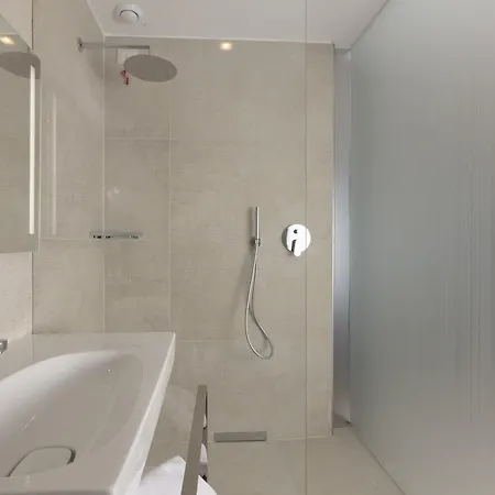 Summit Hotel 4*