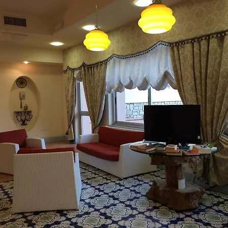 Summit Hotel 4*