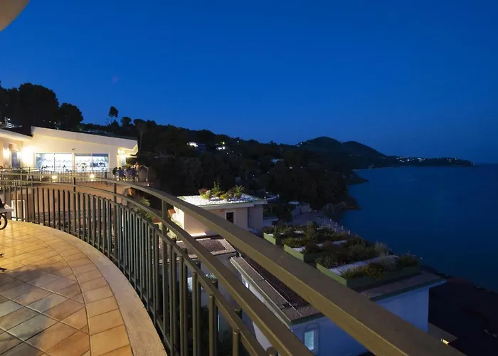 Summit Hotel Hotel 4*